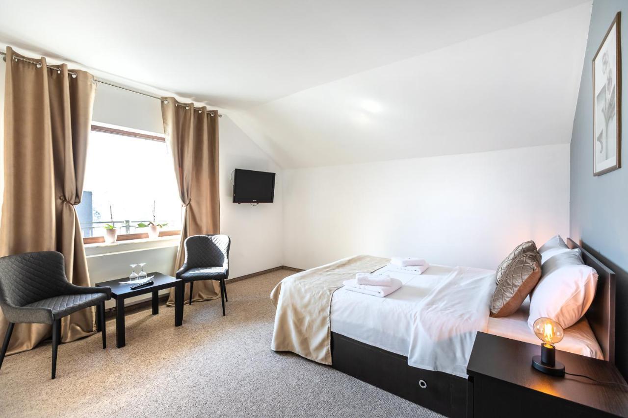 Emerald Residence Rîşnov Kültér fotó