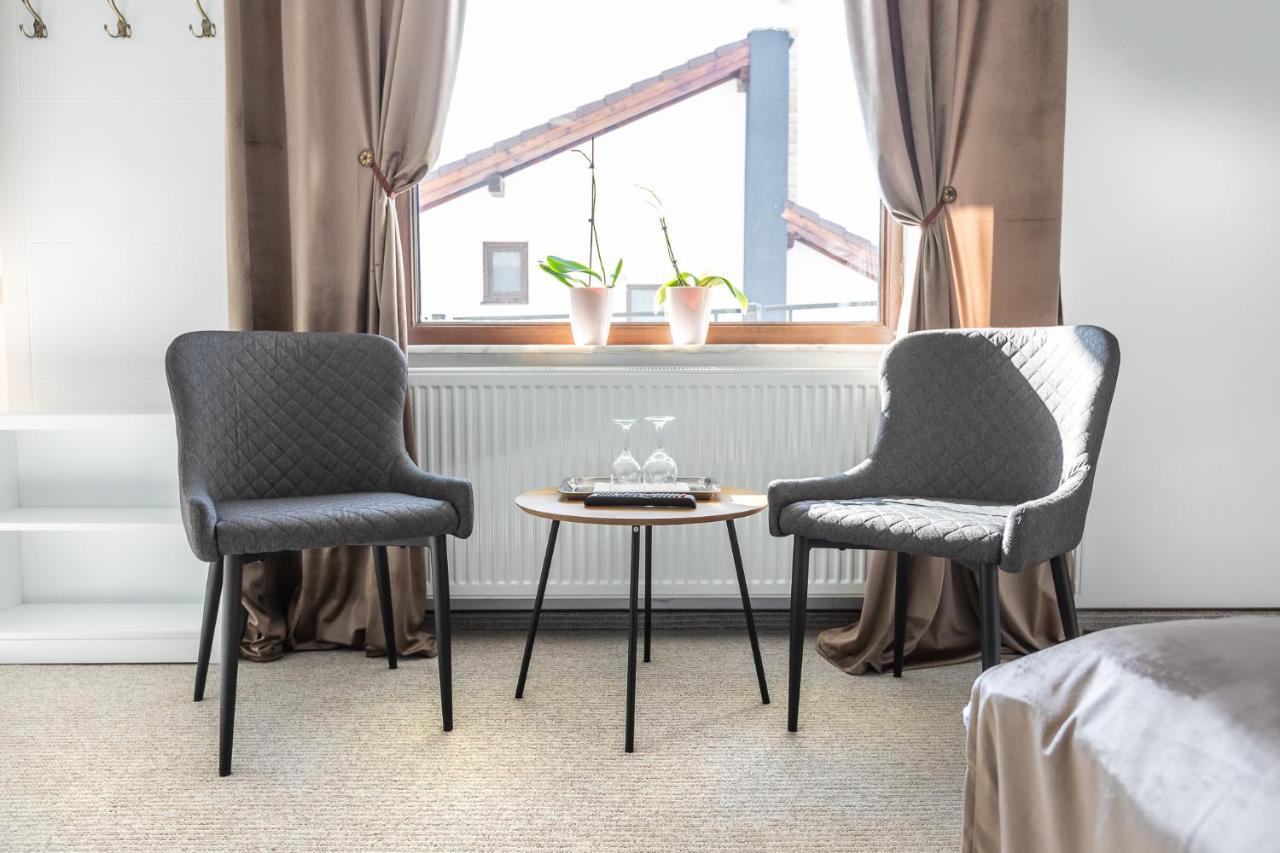 Emerald Residence Rîşnov Kültér fotó