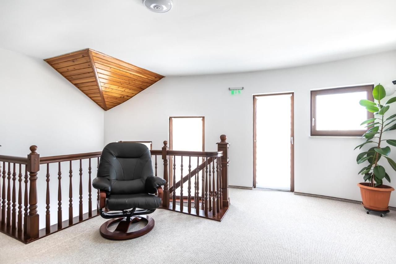 Emerald Residence Rîşnov Kültér fotó