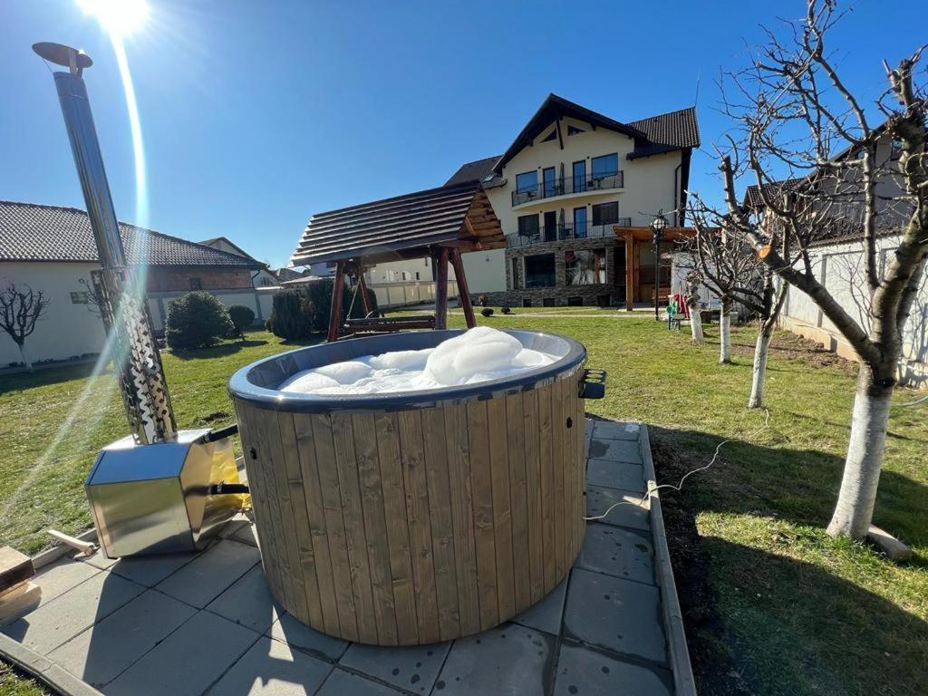 Emerald Residence Rîşnov Kültér fotó