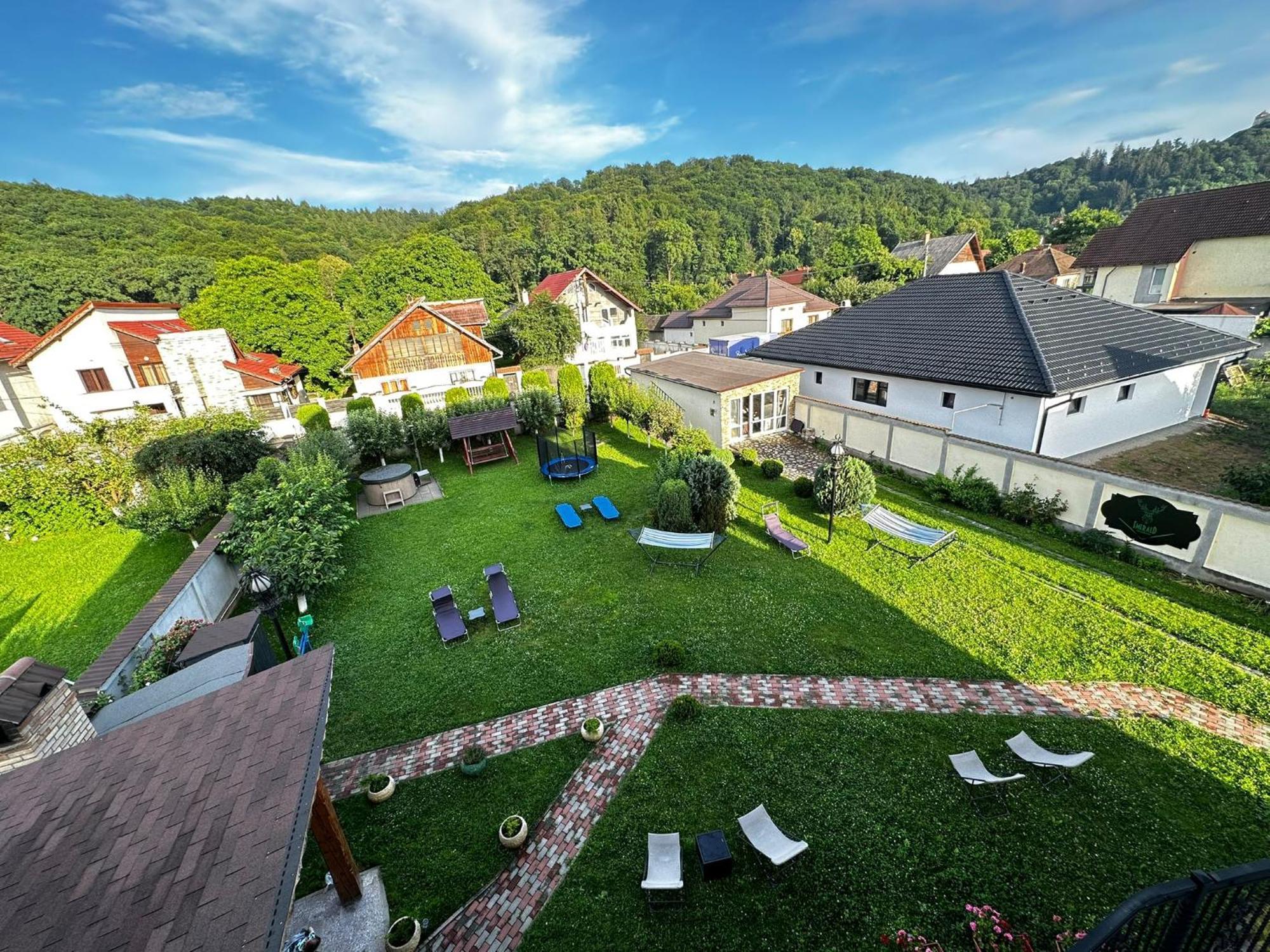 Emerald Residence Rîşnov Kültér fotó